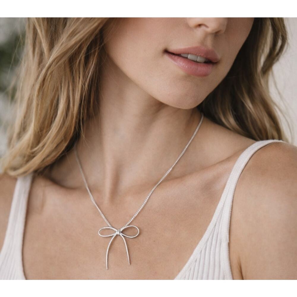 Minimalist Bow Necklace
